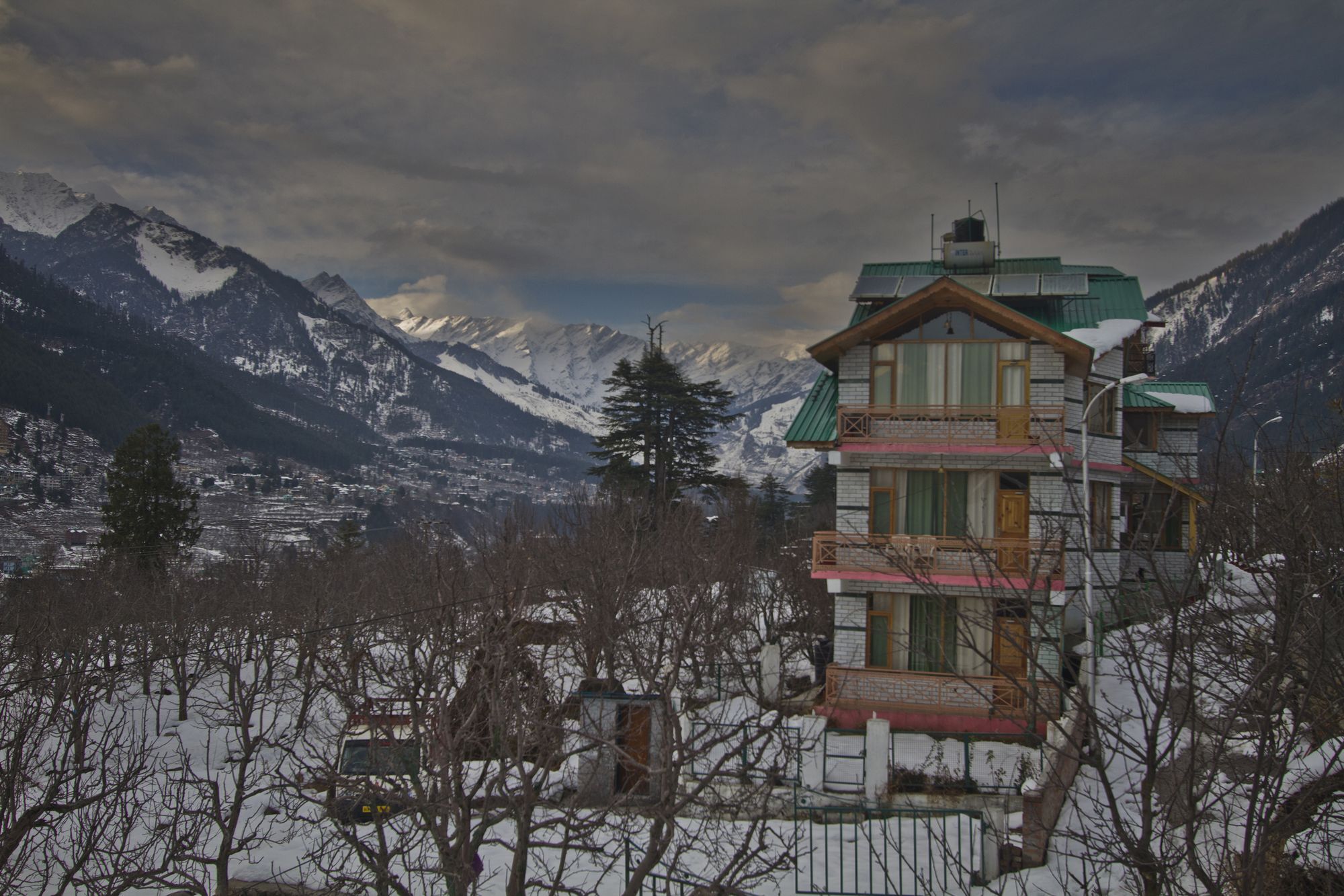 Hotel Mountain Face 马拉里 外观 照片