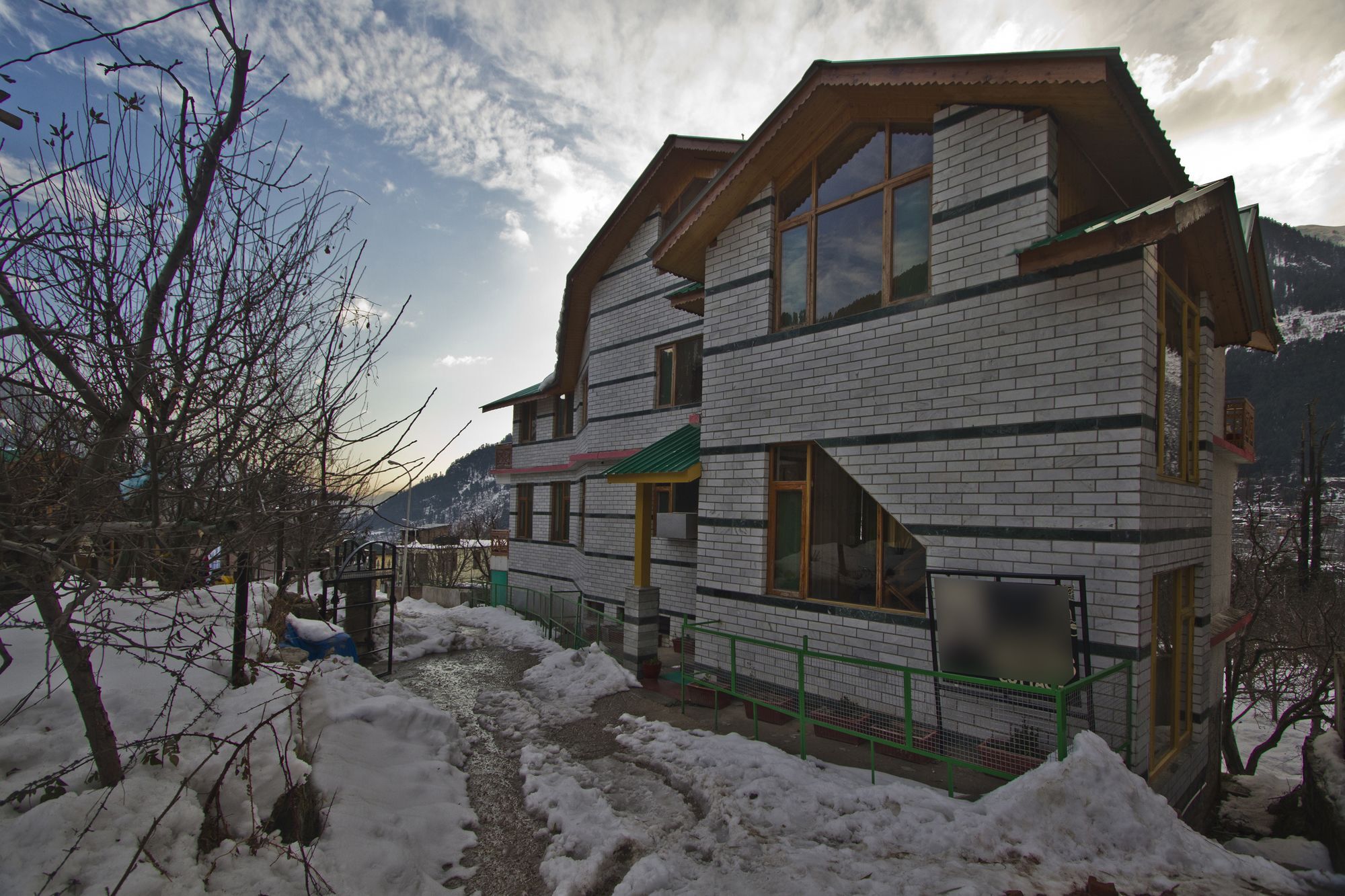 Hotel Mountain Face 马拉里 外观 照片